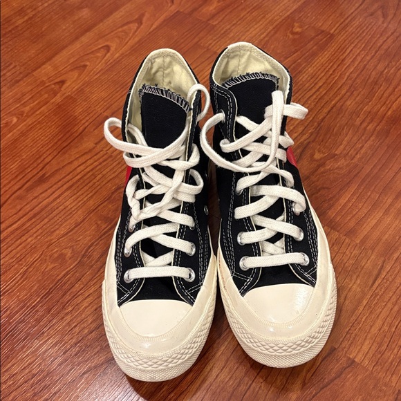 Comme des Garcons PLAY Black Kids Sneakers with Red Heart - Picture 3 of 3